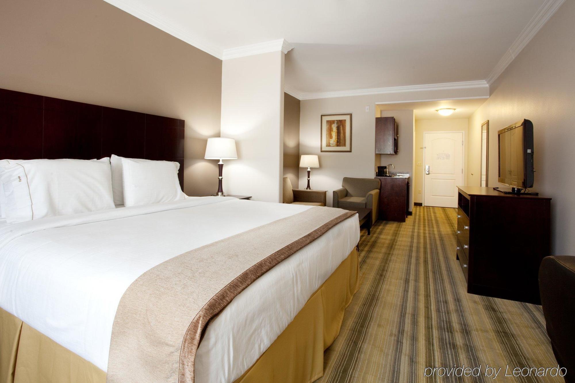 Holiday Inn Express & Suites - Cut Off Galliano By Ihg Номер фото